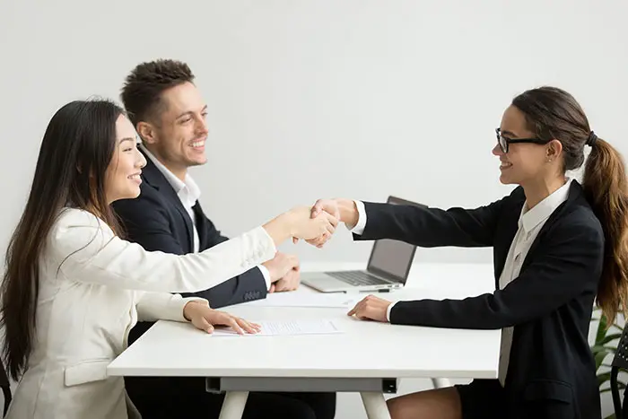 Qatar Business Visa: Complete Guide (2023) Business Meeting